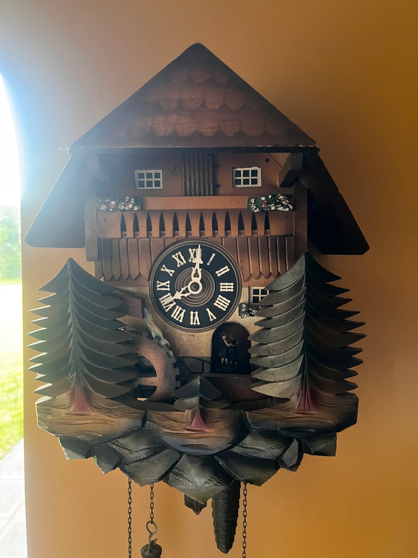Relojes Cucú de madera – originales y con encanto atemporal